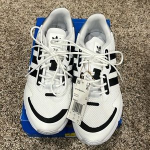 NWT Adidas ZX 1K Boost J tennis shoes size 7